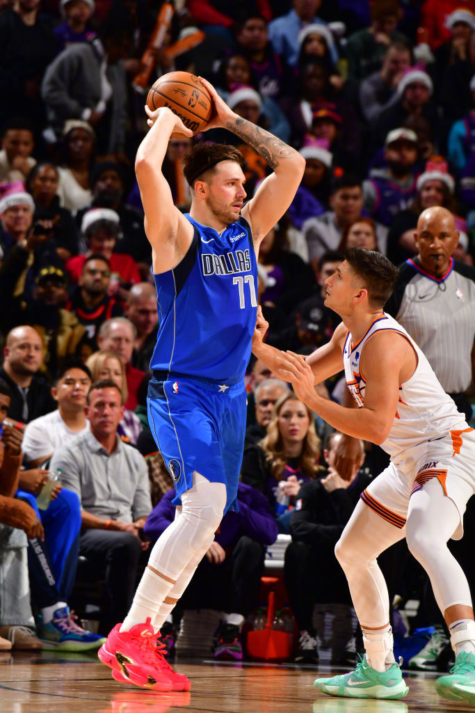 华体会_洛杉矶湖人NBA战胜达拉斯独行侠戴维斯补篮制胜